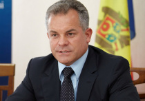  За два дня до парламентских выборов в Молдавию внезапно прилетел «черный лебедь» в виде беглого олигарха Влада Плахотнюка в наручниках