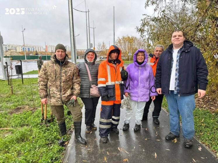 300 деревьев в Новом Уренгое посадили участники СВО
