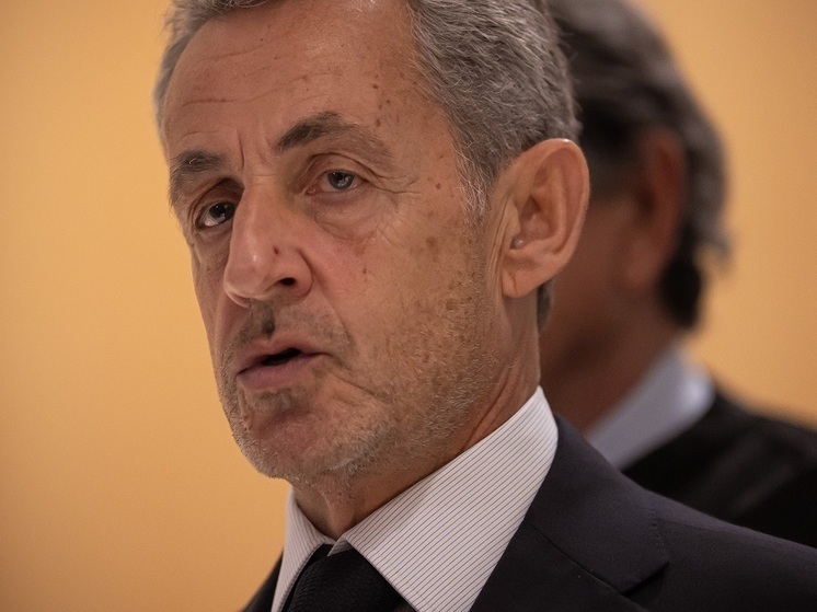Deputato Khamitov: I francesi hanno nel sangue il desiderio di trattare con i loro leader.