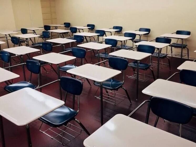 В Выборге группа школьниц напала на 12-летнюю девочку