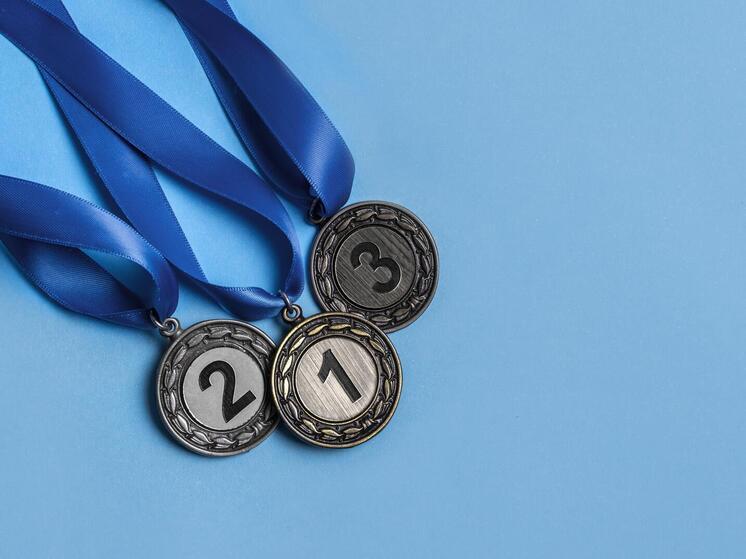 A Samara athlete won three silver medals at a knife throwing tournament.