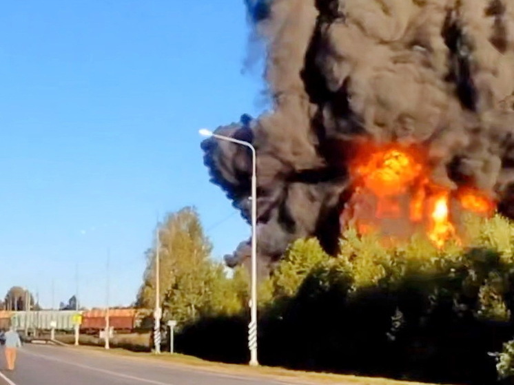 В Смоленской области поезд загорелся после ДТП с фурой