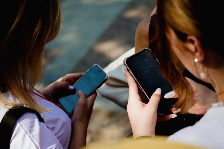 Врач-инфекционист предупредила пензенцев о связи между смартфонами и кожными воспалениями
