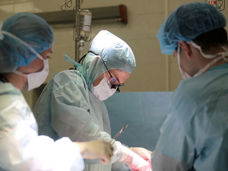 Врачи спасли пациенту шесть из семи отрезанных пальцев