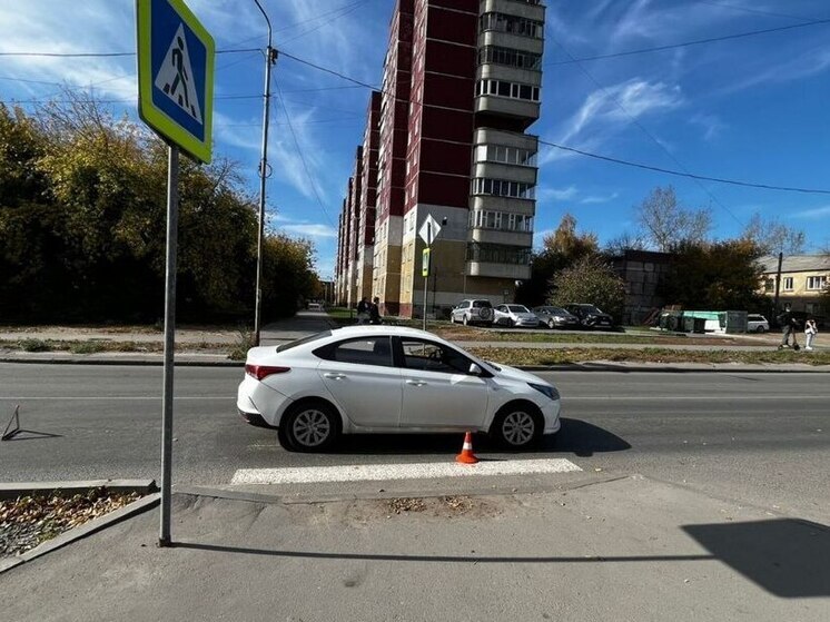 Подросток пострадал при столкновении с автомобилем на электросамокате в Калининском районе