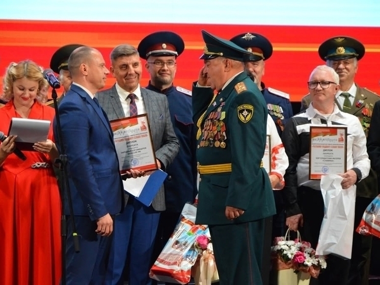 В Брянске состоялся Межрегиональный фестиваль хоров ветеранов «Ратному подвигу славу поем»