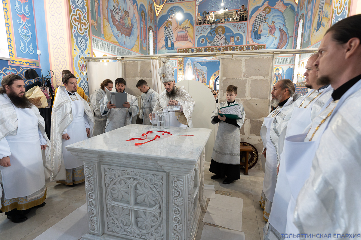 Под Самарой в селе Подстёпки освятили храм во имя святителя Николая Чудотворца