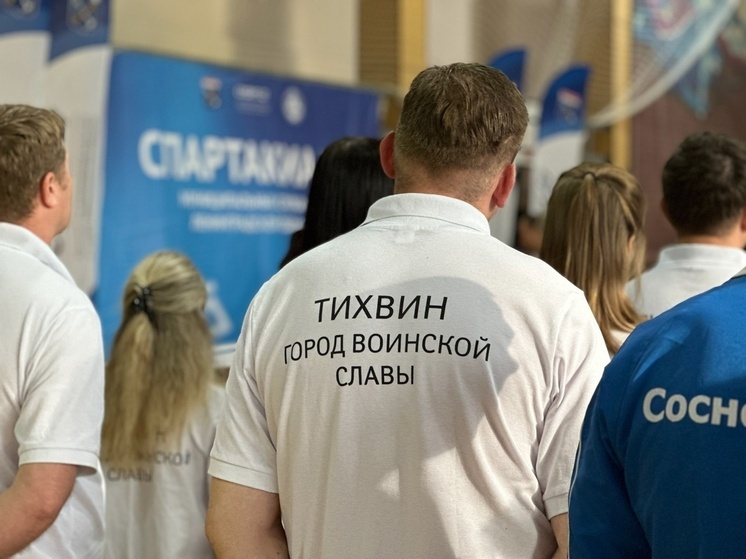 Муниципальные служащие Ленобласти вышли на биатлонную эстафету