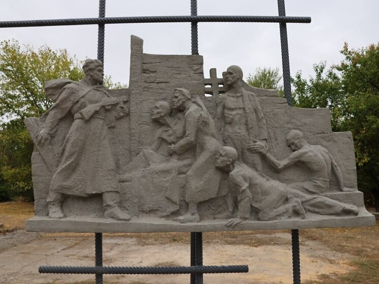 Скульптурный горельеф открыли в Красной Таловке ЛНР