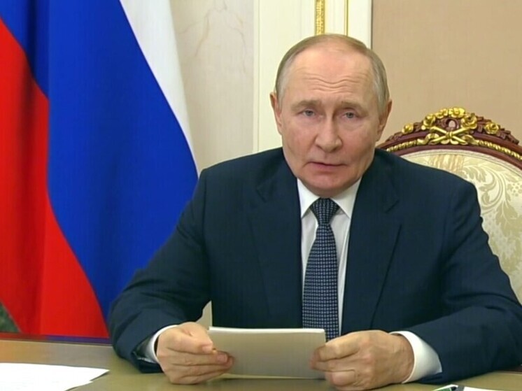 Президент Путин по видеосвязи проводит встречу с избранными руководителями регионов