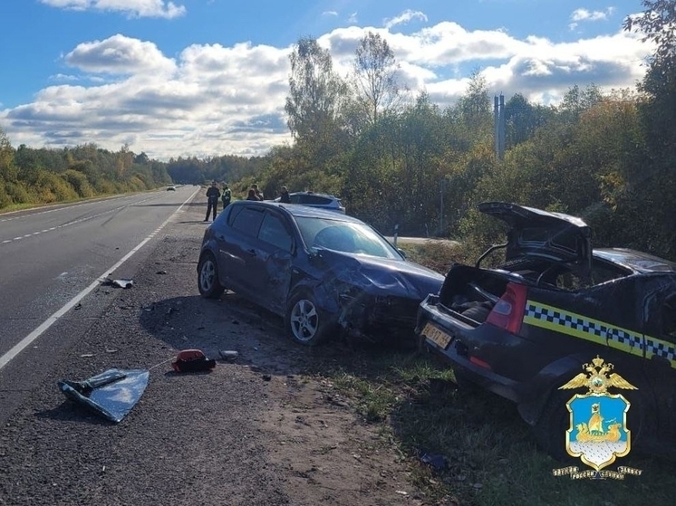На костромской трассе из кювета подняли автомобиль с телом водителя