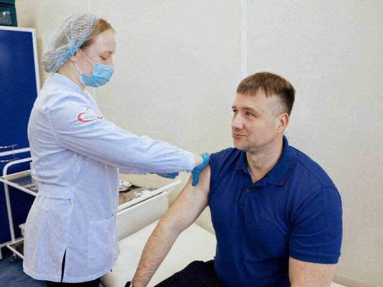 Глава Серпухова поддержал прививочную кампанию личным примером