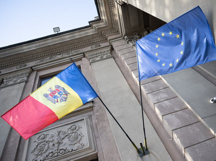 Брюссельские лидеры в ходе визитов в Кишинев открыто поддерживали правящую Партию действия и солидарности президента Майи Санду - Додон