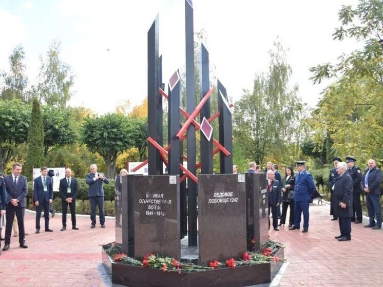 В Орле открыли стелу в честь военных побед России