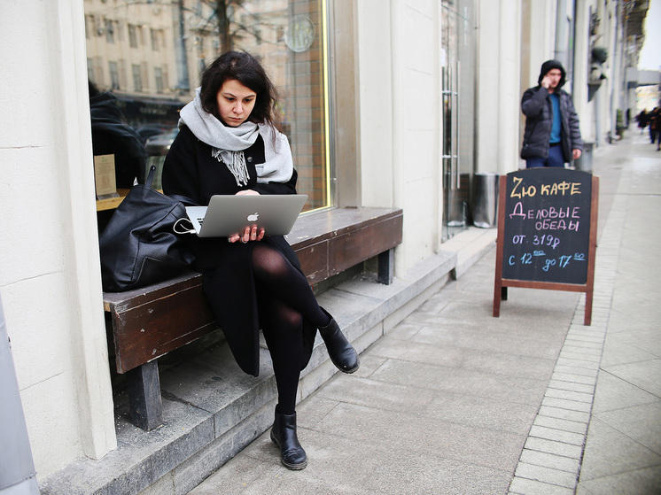 Как победить зависимость от гаджетов: «Городские телефоны скоро вернутся»