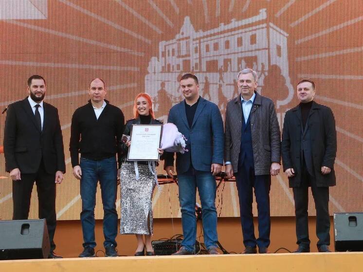 Итоги первого летнего сезона проекта «Пешеходный Любинский» подвёл губернатор Омской области Виталией Хоценко
