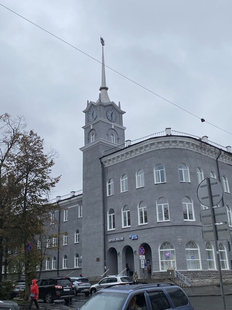 Главные часа Петрозаводска стали привирать