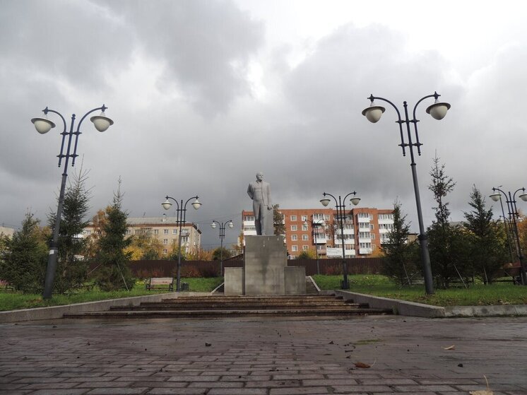 В Ревду вернули памятник Владимиру Ленину, который демонтировали в августе 2024 года