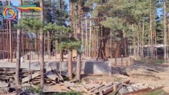 В Этномузее Бурятии продолжается строительство новых вольеров для Малыша и Семенихи