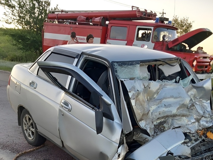 В Хохольском районе Воронежской области столкнулись три легковушки