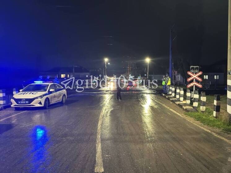 Машина попала под поезд в Дагестане, есть погибший