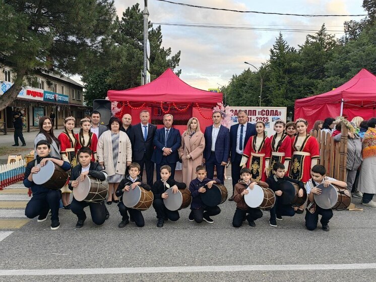 Курский район отметил 90-летний юбилей фестивалем подворий