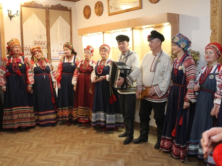 Дом мастеров в Калуге наполнили звуки казачьих песен