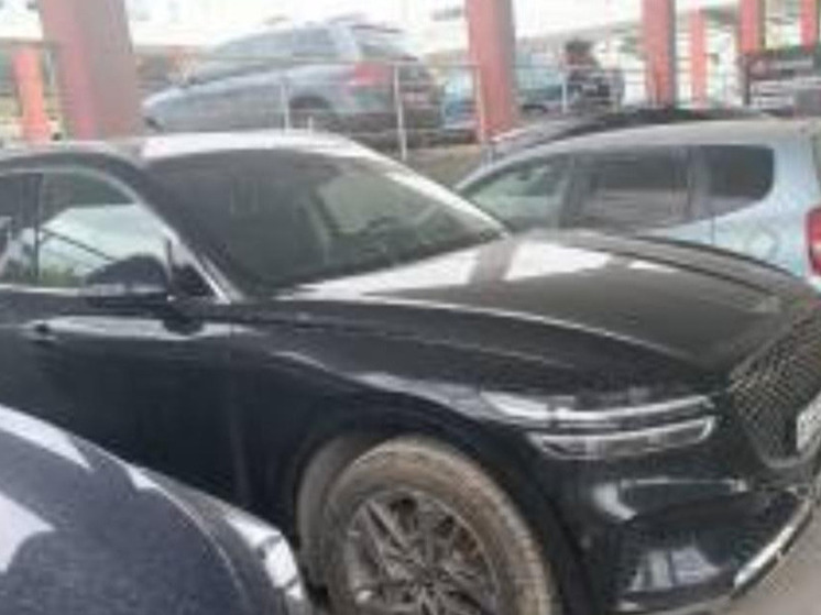 Люксовый кроссовер Genesis GV70 выставлен на торги в Новосибирске за долги