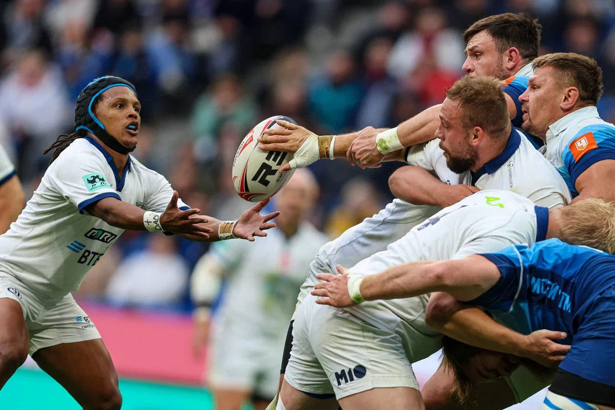 Бело-голубые на стадионе в Петровском парке в первом полуфинальном матче взяли верх над «Енисеем-СТМ»