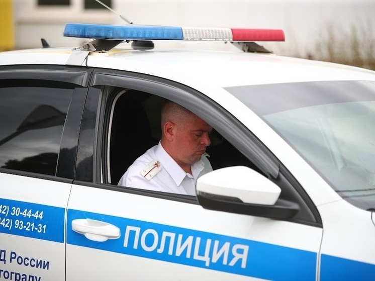 На юге Волгограда в ДТП с ВАЗом и иномаркой пострадала пассажирка