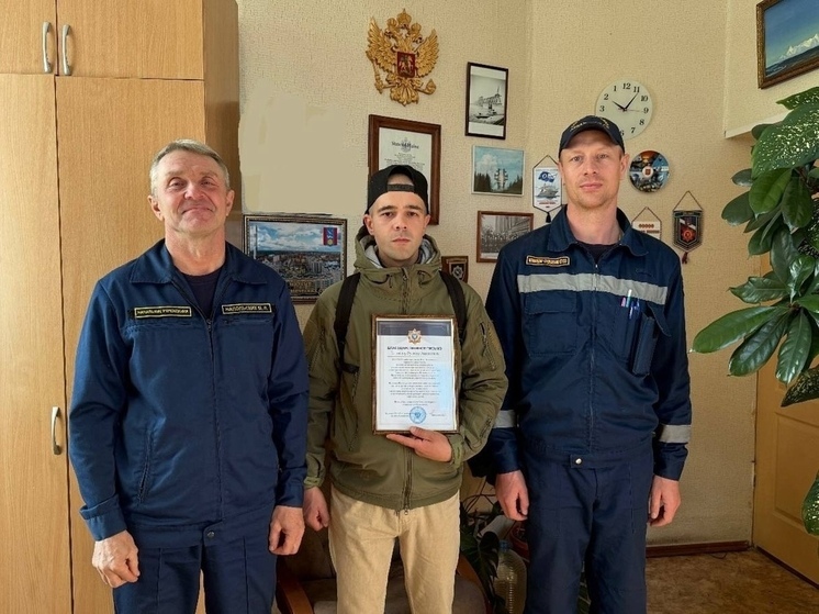 В Архангельске сотрудник УФСИН вытащил из воды тонущего мужчину