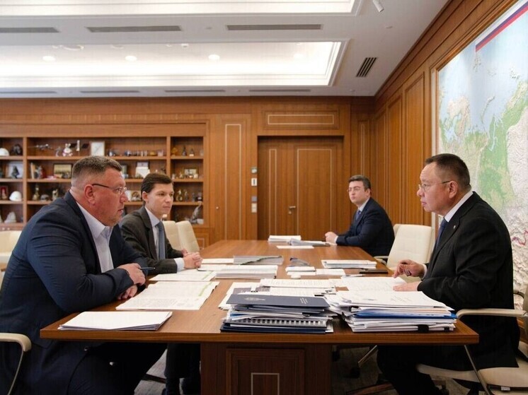 Главы Минстроя и ФРТ обсудили восстановление новых регионов