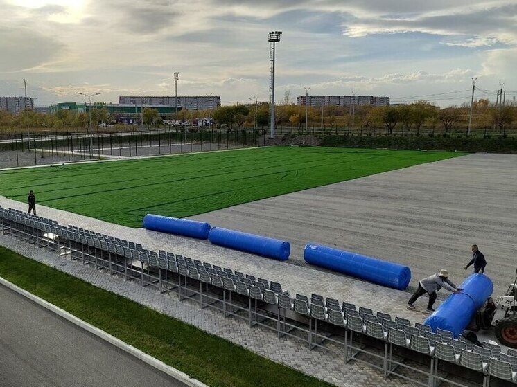 Евгений Молодняков проверил строительство объектов благоустройства в Саяногорске