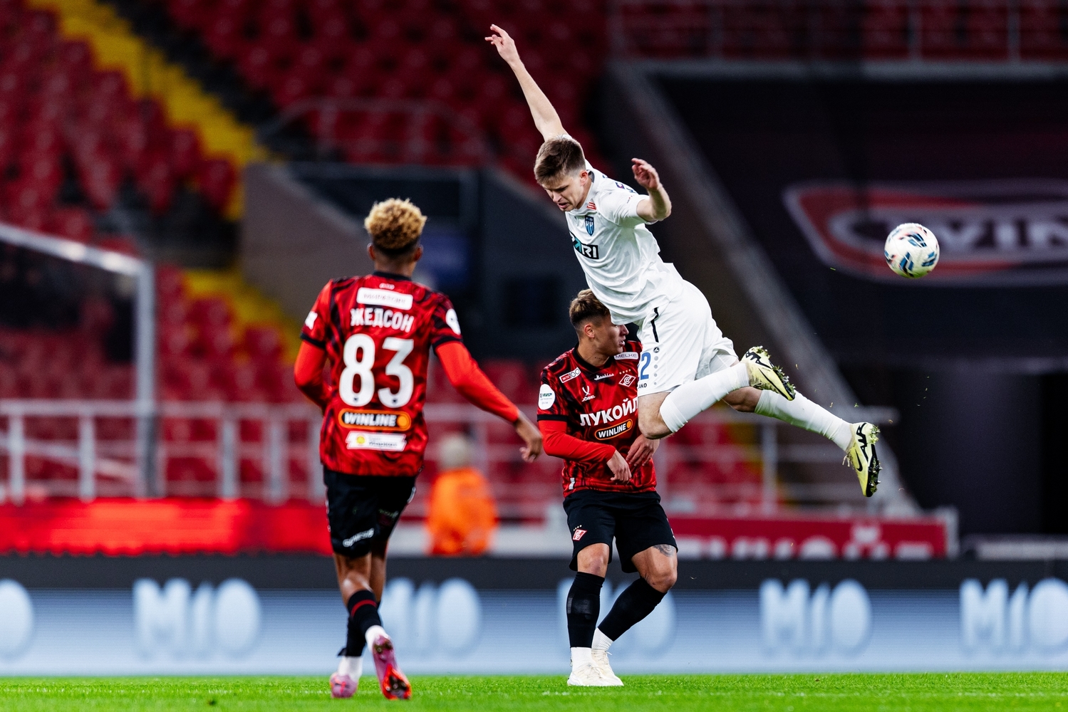 Игроки Пари НН на поле