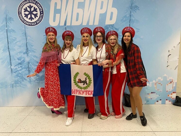 Иркутянки в кокошниках устроили девичник в Новосибирске на концерте Кадышевой