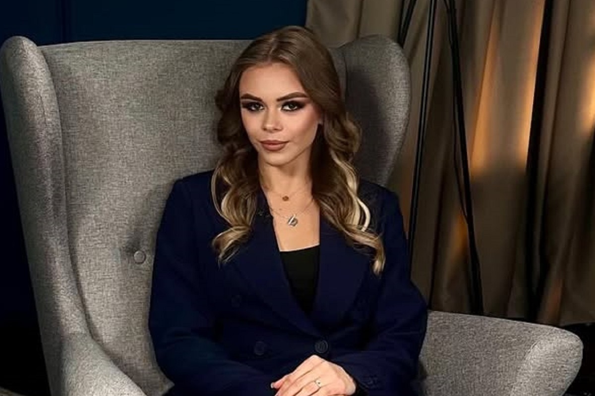 Пара сфотографировалась в горах