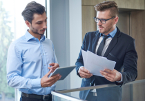 Согласно § 142 Abs. 1 SGB III (Социальный кодекс), право на пособие по безработице возникает, если в течение последних 30 месяцев перед регистрацией в качестве безработного вы имели обязательный страховой стаж не менее 12 месяцев. Новости Германии по-русски