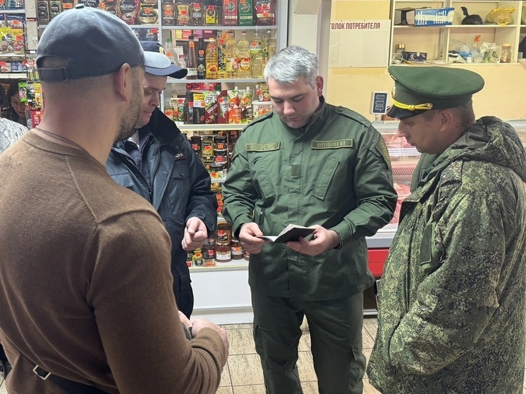 Мигрантов на новгородских рынках попросили предъявить документы