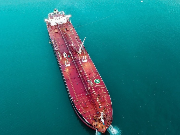 Судно под флагом Нидерландов, атакованное у Йемена, находится в дрейфе