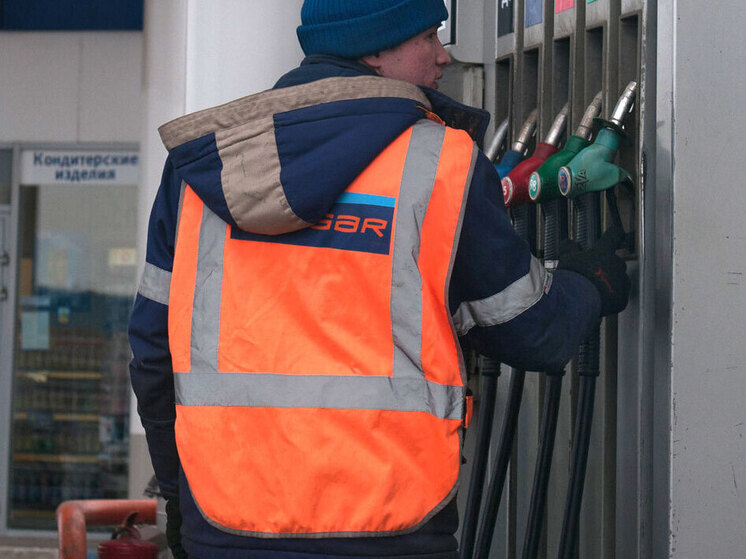 Огромные очереди выстроились на заправках Хабаровского края ещё до открытия