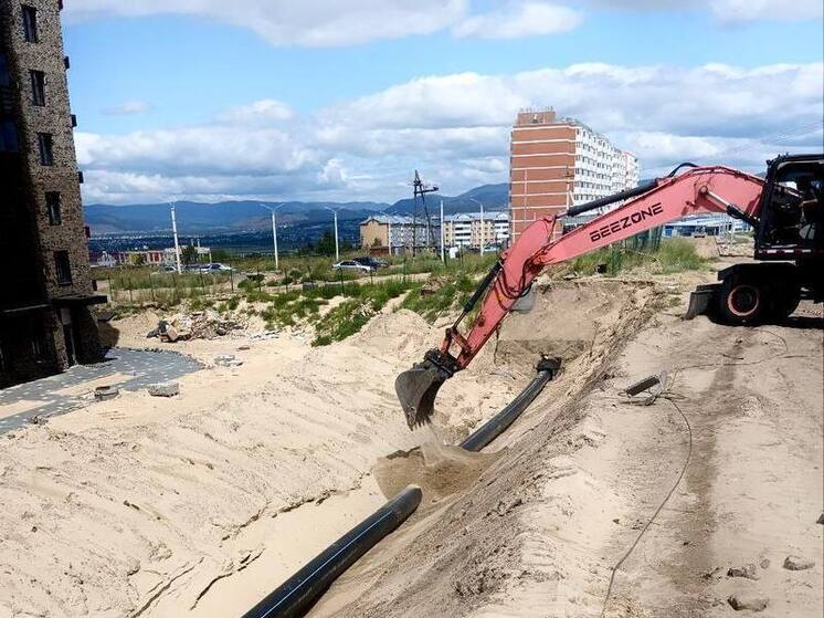 В Улан-Удэ в 106-м микрорайоне прокладывается новый водовод