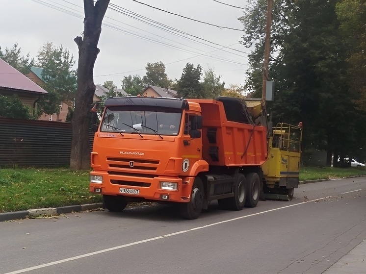 Более 80 единиц техники вышли на уборку улиц Тулы в последний день сентября
