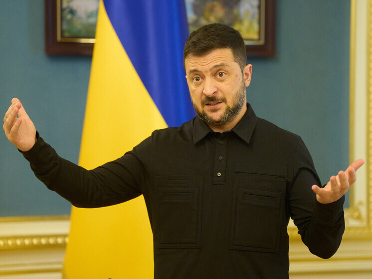 Зеленский буквально на грани паники, как сообщают инсайдеры, так как российские удары по военным объектам Украины несут серьезнейший ущерб ВСУ, пишет «БлокнотРу»