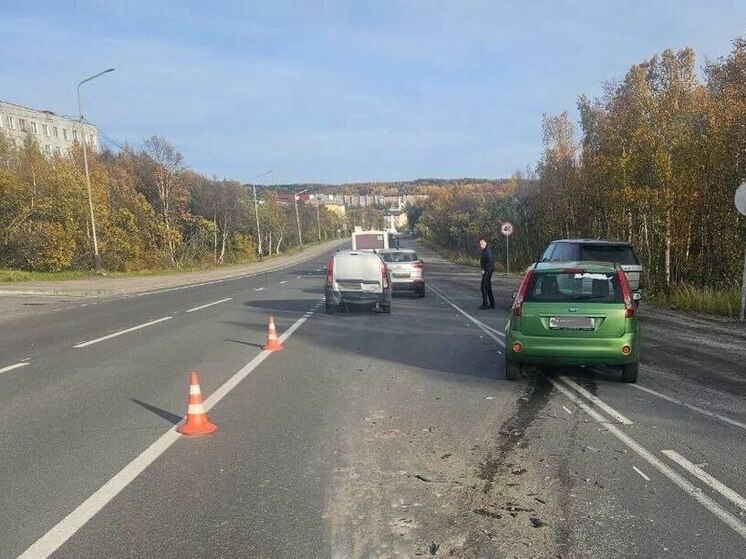 Ford устроил «паровозик» на Североморском шоссе