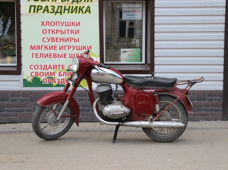 В Сочи полицейские нашли украденный скутер и вернули владельцу