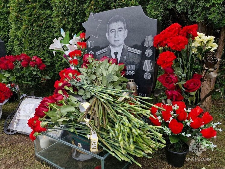 Калининградские спасатели почтили память Героя России Алексея Катериничева