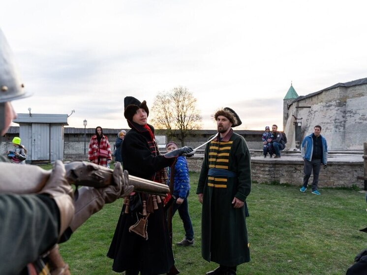 Псковичей приглашают в вечерний дозор с храбрыми стрельцами Кремля