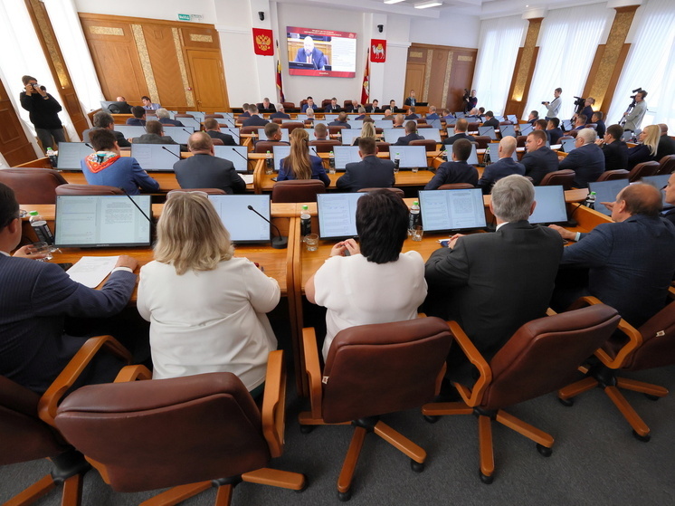 Три депутата перешли из гордумы Челябинска в ЗСО