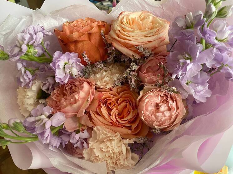 Студентка из Хакасии вместо букета цветов лишилась 260 тысяч рублей