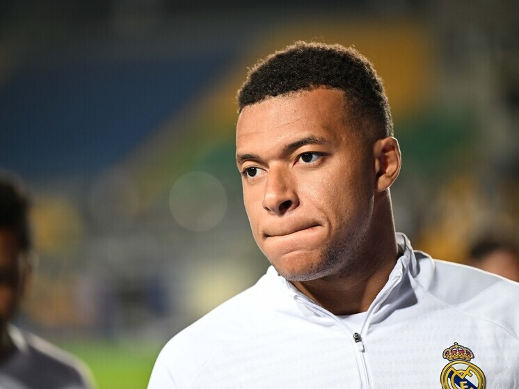 Уборщица украла грязные трусы Мбаппе и выставила на продажу за 150 тыс. рублей